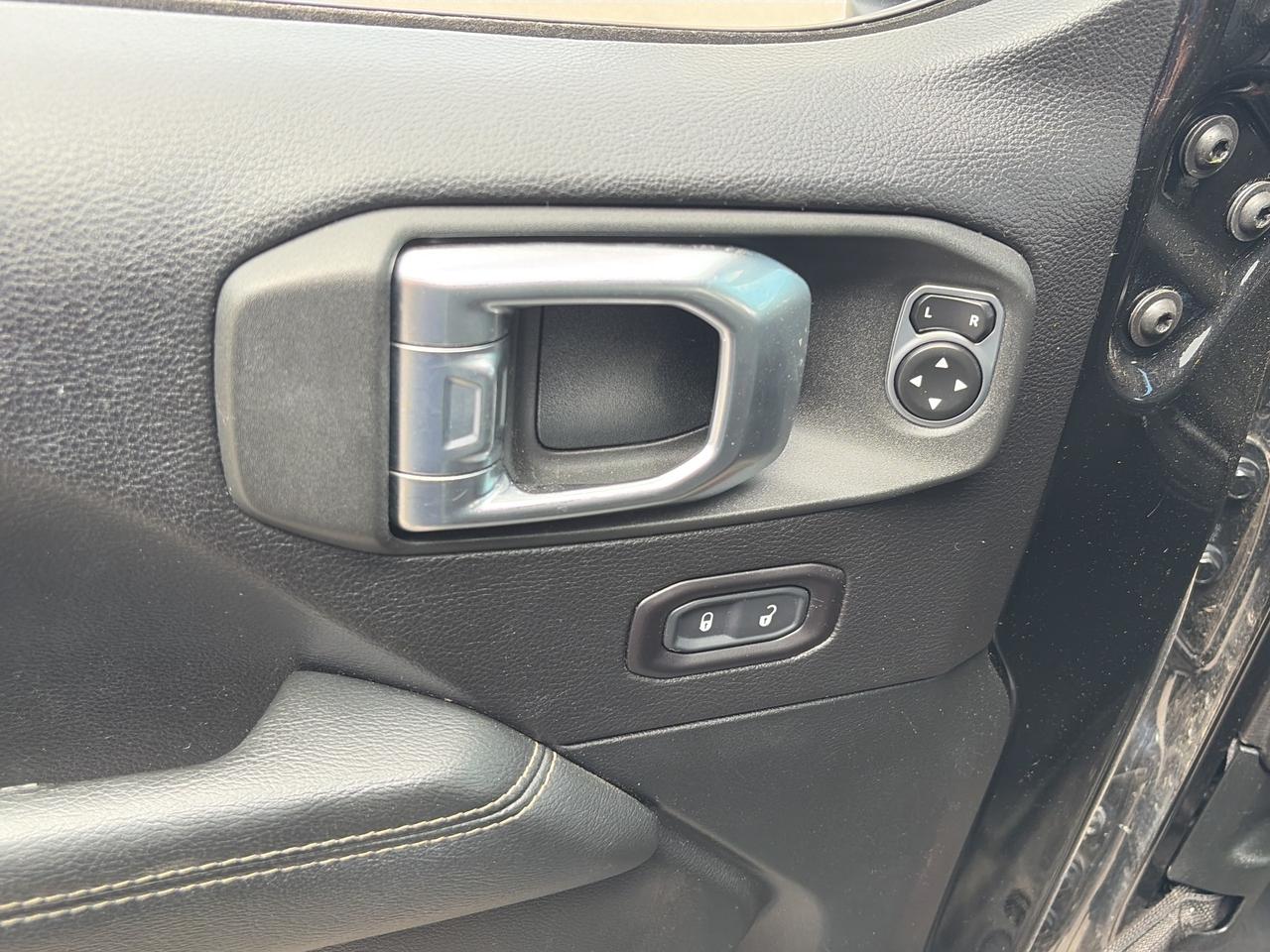 2019 Jeep WRANGLER UNLIMITED Sahara 4x4   NAV Photo