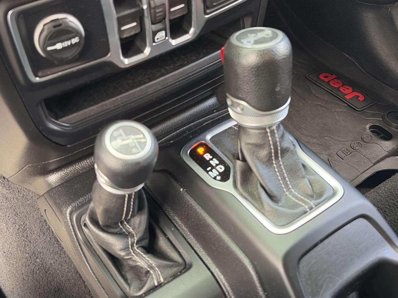 2019 Jeep WRANGLER UNLIMITED Sahara 4x4   NAV Photo