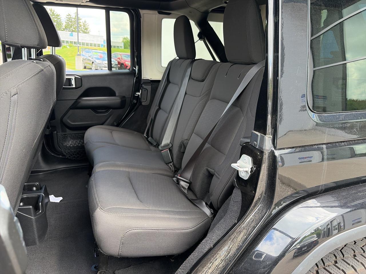 2019 Jeep WRANGLER UNLIMITED Sahara 4x4   NAV Photo