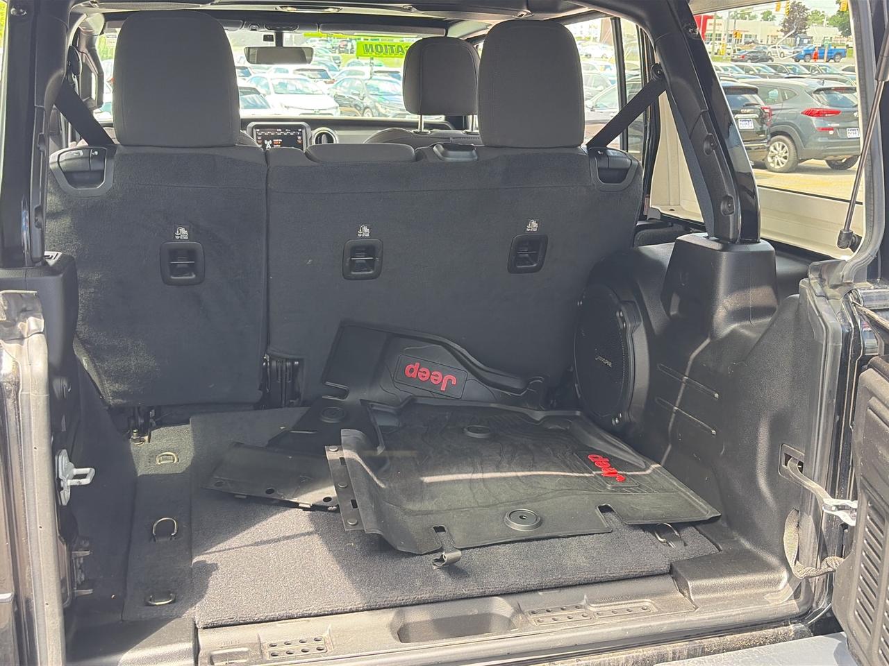 2019 Jeep WRANGLER UNLIMITED Sahara 4x4   NAV Photo
