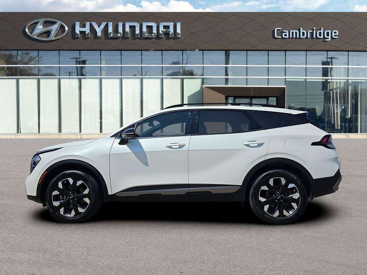 2024 Kia Sportage X-Line   NO ACCIDENTS LEATHER CARPLAY HEATSEATS Photo3