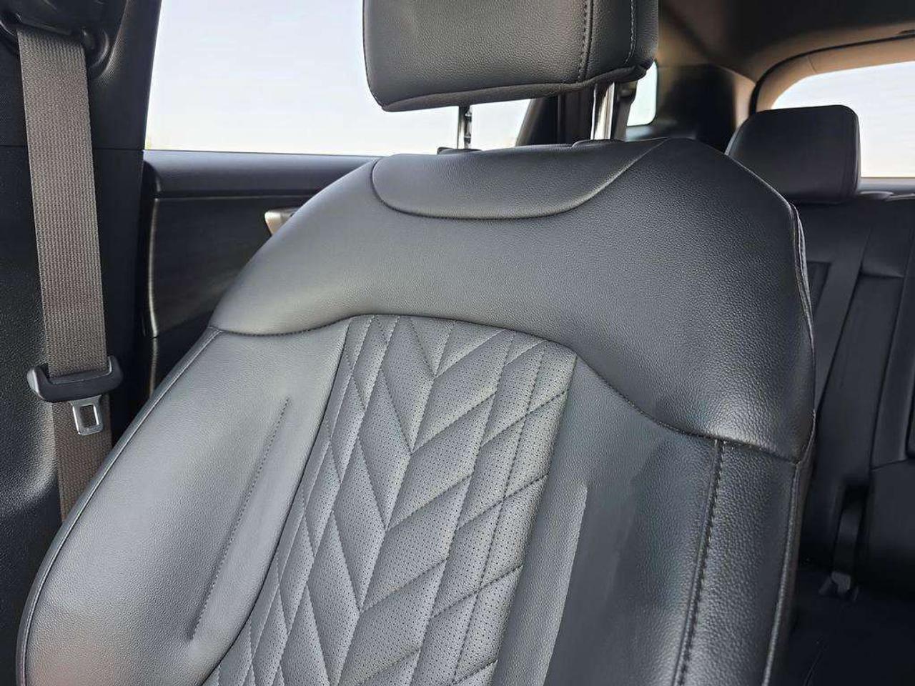 2024 Kia Sportage X-Line   NO ACCIDENTS LEATHER CARPLAY HEATSEATS Photo