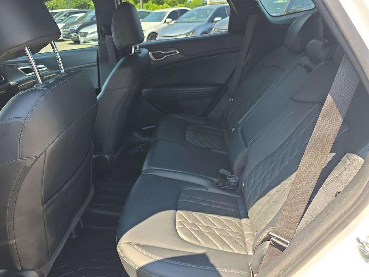 2024 Kia Sportage X-Line   NO ACCIDENTS LEATHER CARPLAY HEATSEATS Photo