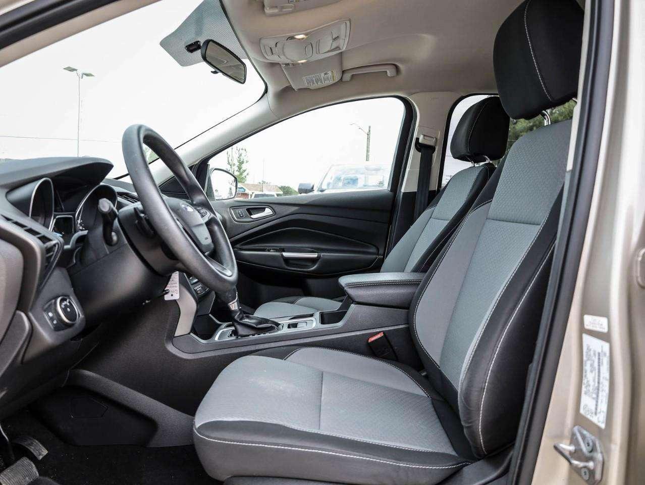 2017 Ford Escape SE Photo