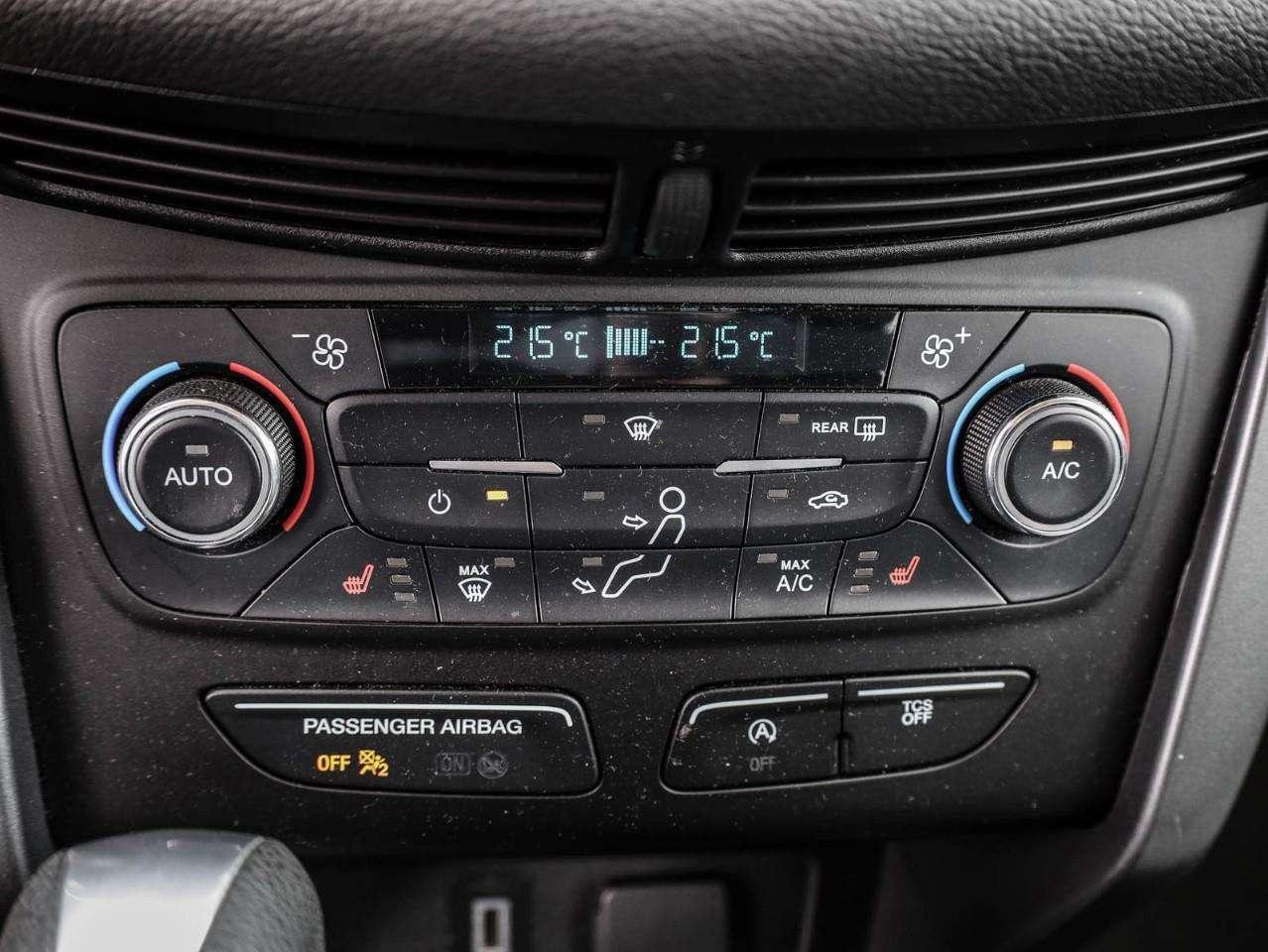 2017 Ford Escape SE Photo