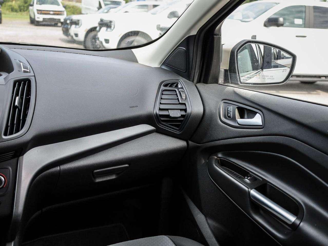 2017 Ford Escape SE Photo