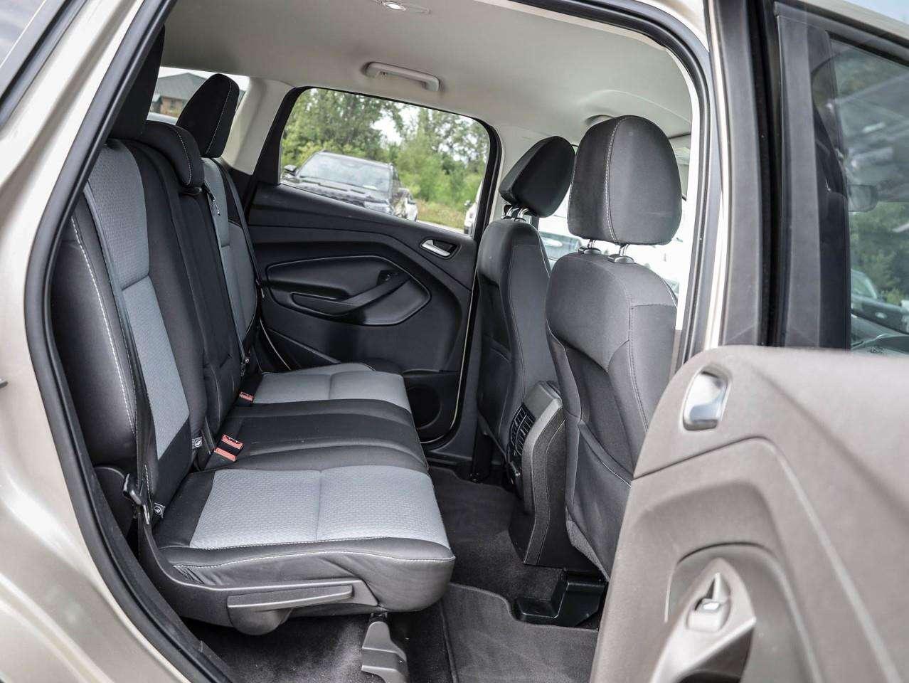 2017 Ford Escape SE Photo