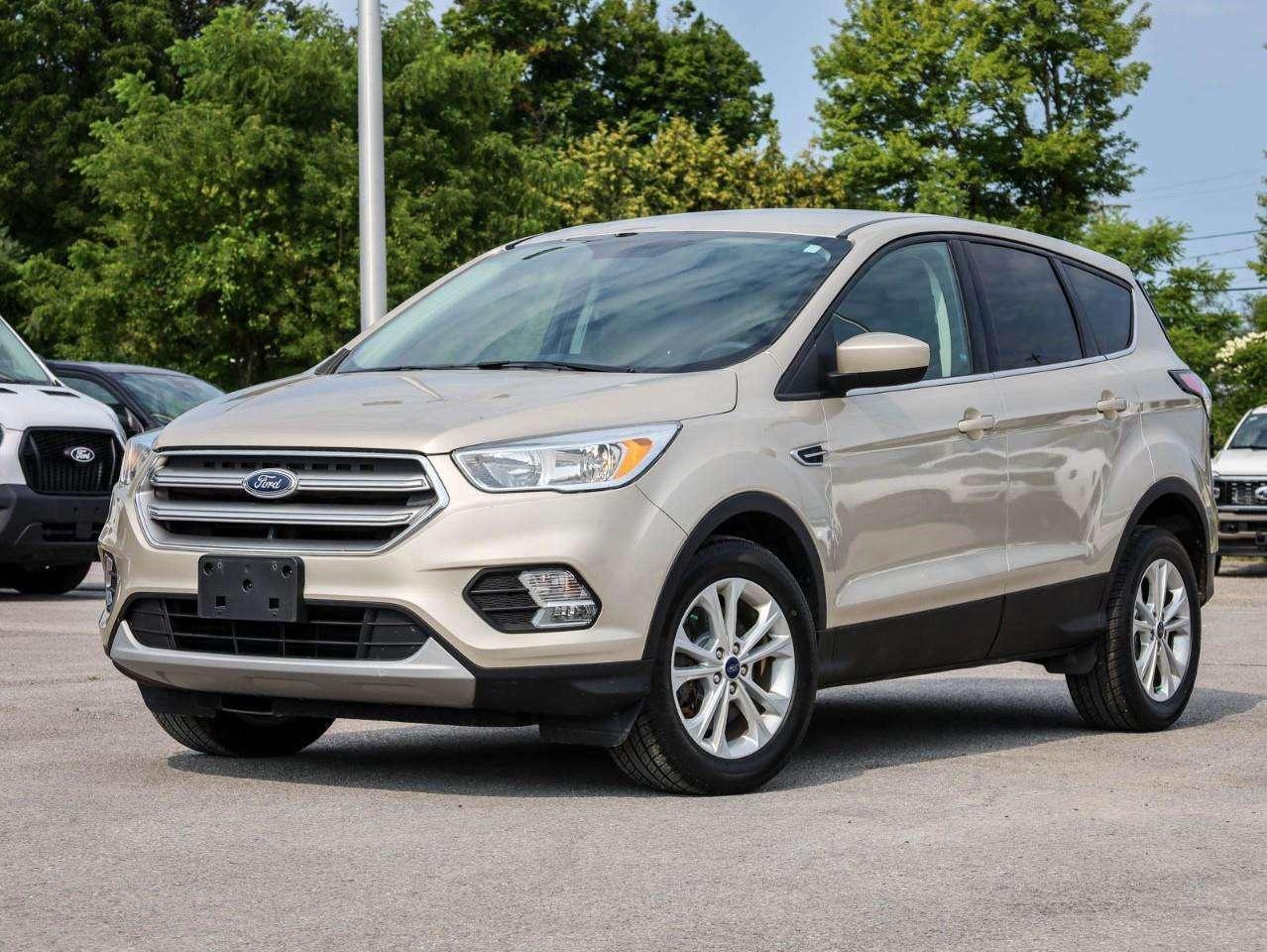 2017 Ford Escape SE Photo0