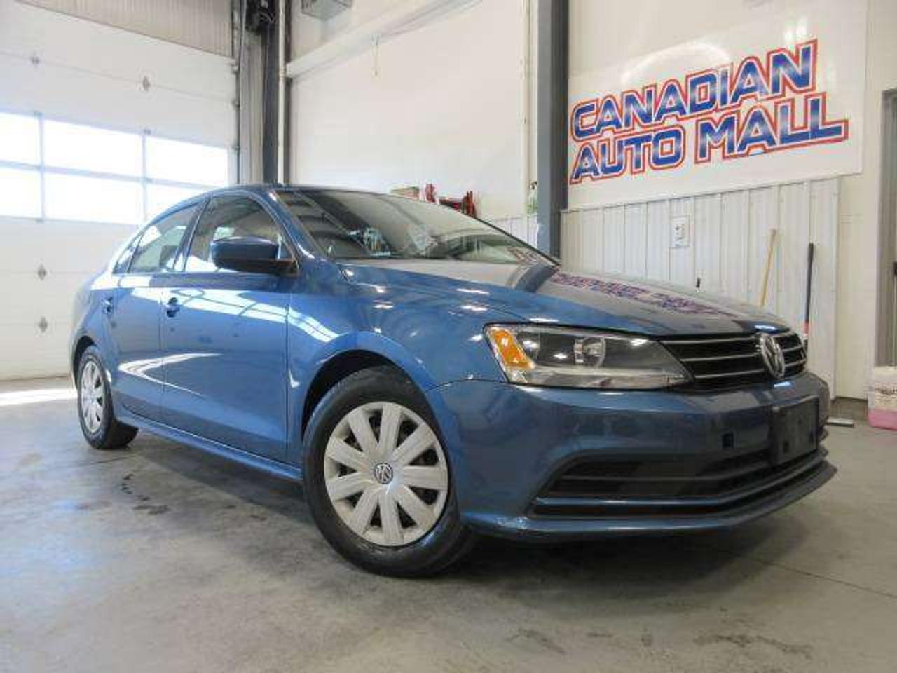 2017 Volkswagen Jetta TRENDLINE+, MANUAL! A/C, APPLE/ANDROID, 132K! Photo