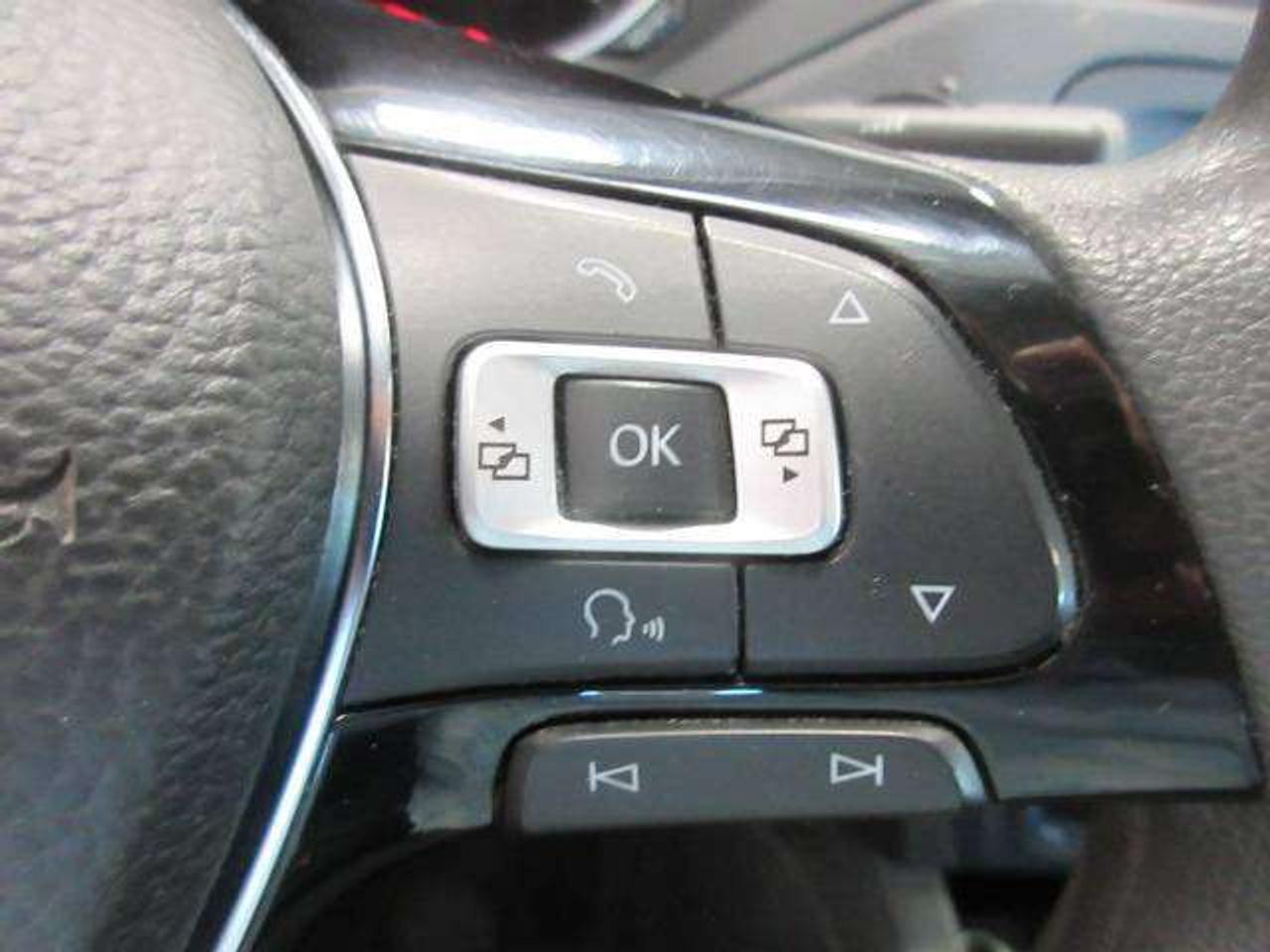2017 Volkswagen Jetta TRENDLINE+, MANUAL! A/C, APPLE/ANDROID, 132K! Photo
