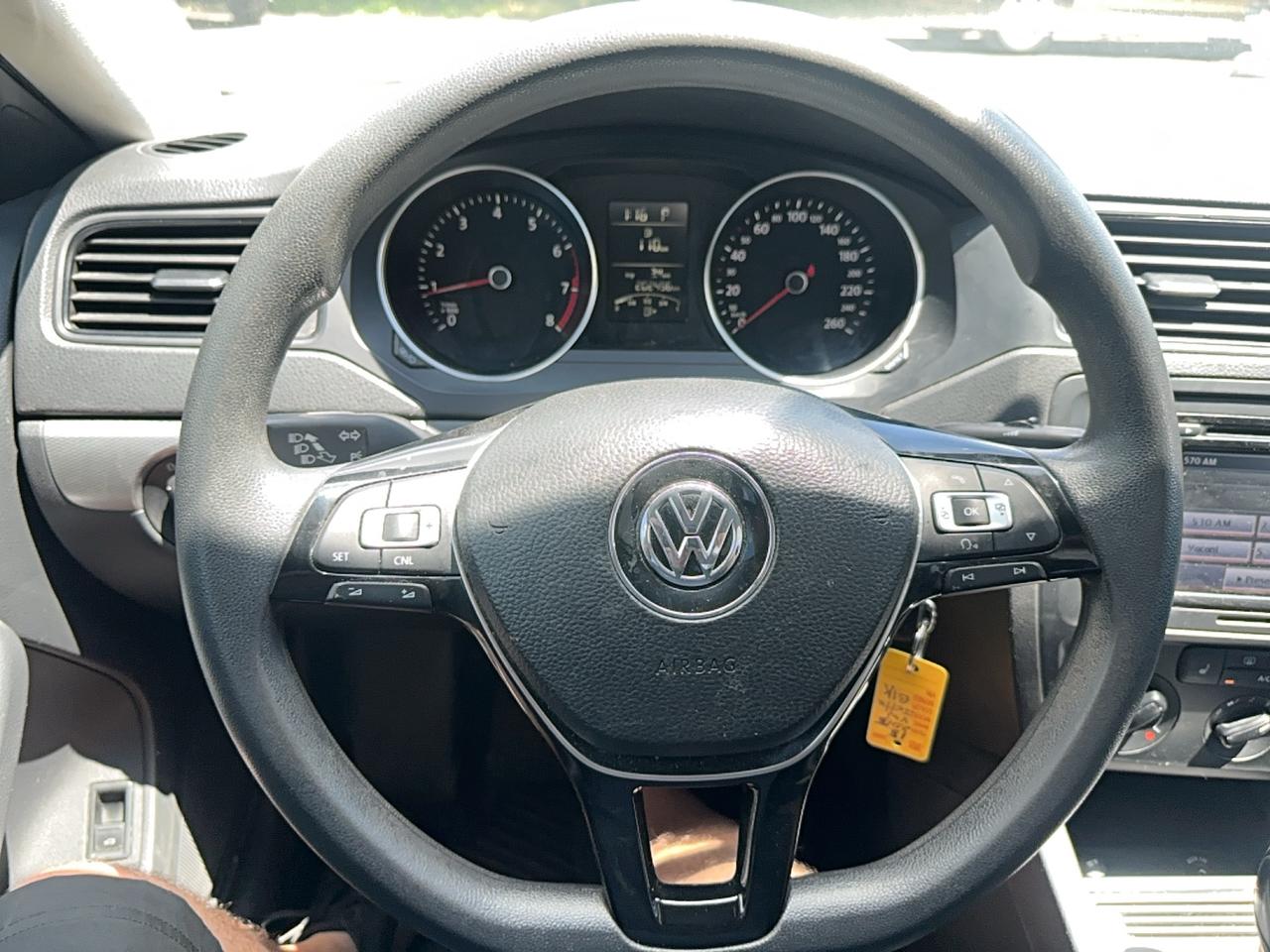 2015 Volkswagen Jetta TRENDLINE+ Photo
