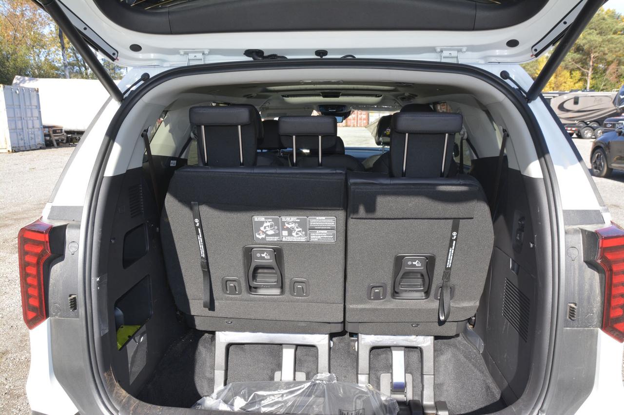 2026 Kia Carnival SX Photo