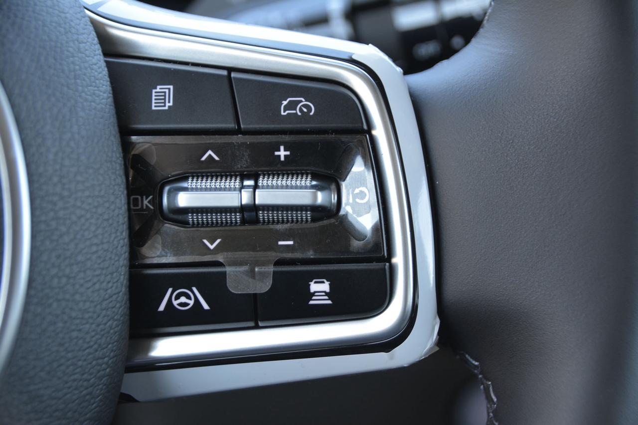 2026 Kia Carnival SX Photo