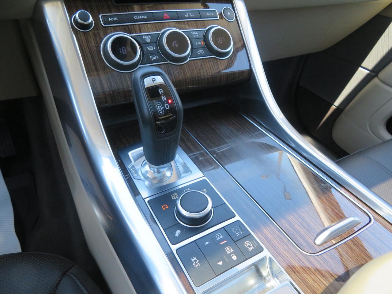 2014 Land Rover Range Rover Sport 4WD 4dr HSE Photo
