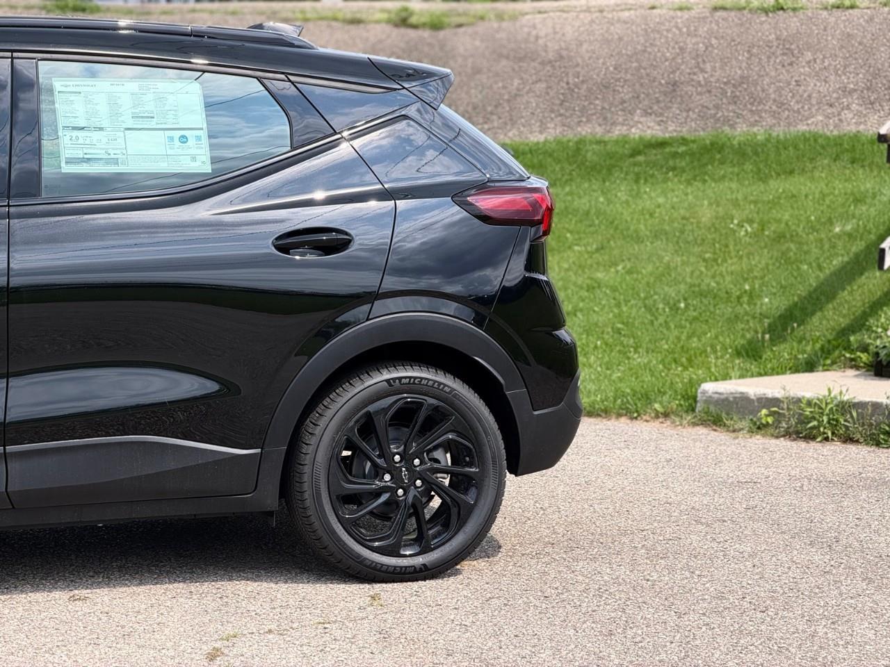 2027 Chevrolet Bolt RS 4dr Photo