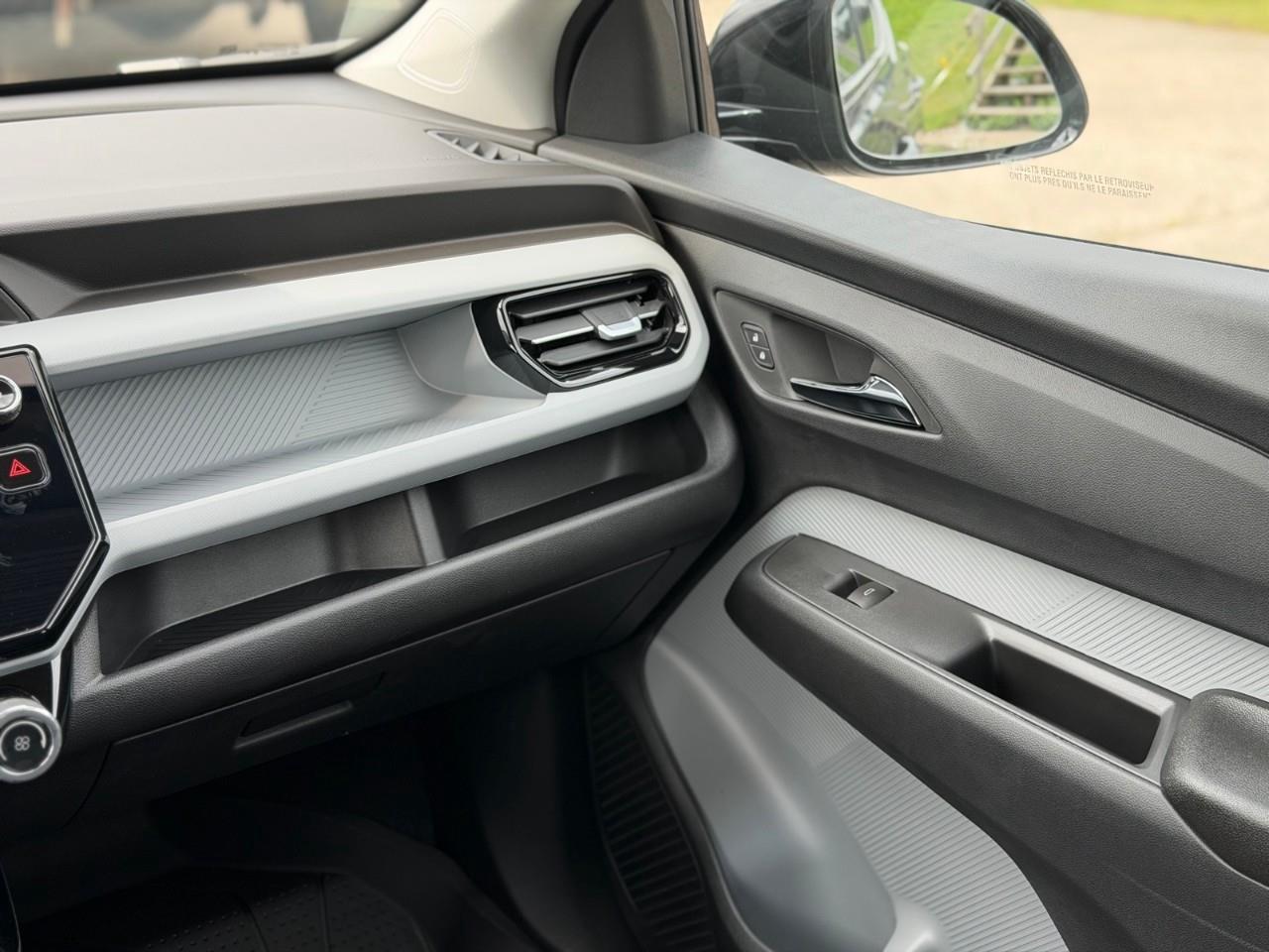 2027 Chevrolet Bolt RS 4dr Photo