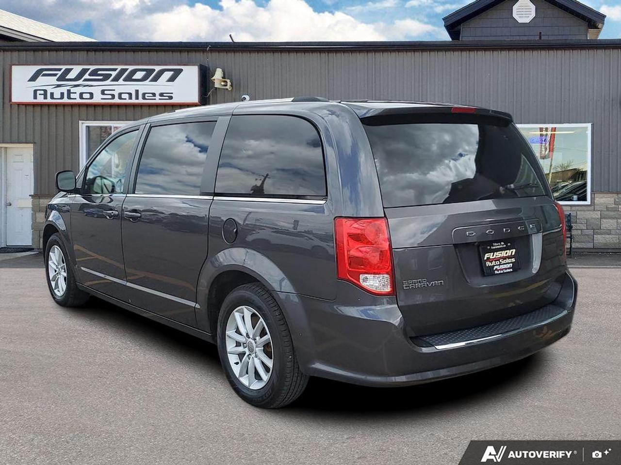 2019 Dodge Grand Caravan SXT Premium Plus-NAVIGATION-DVD-REAR CAMERA-BLUETO Photo3