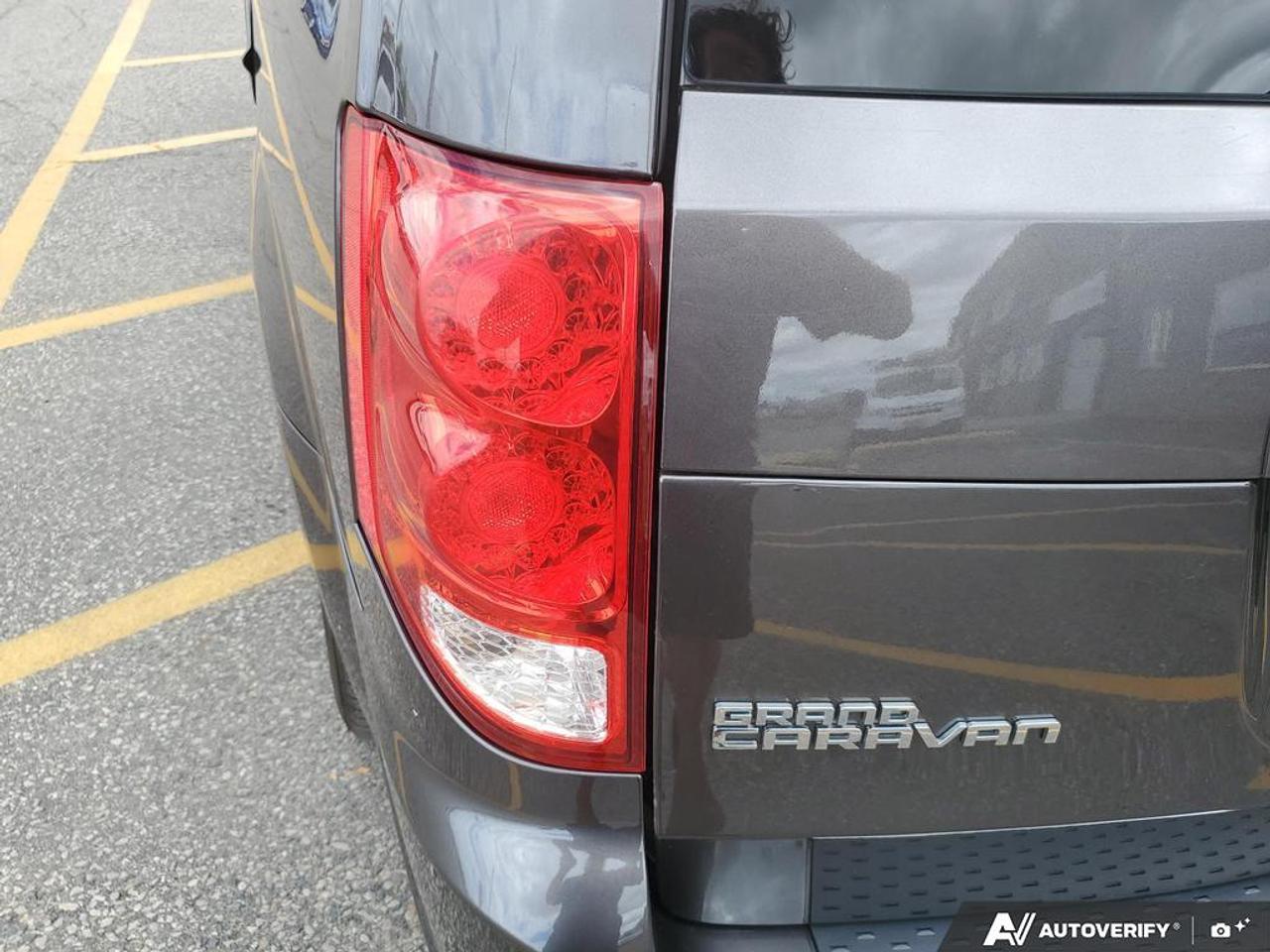 2019 Dodge Grand Caravan SXT Premium Plus-NAVIGATION-DVD-REAR CAMERA-BLUETO Photo