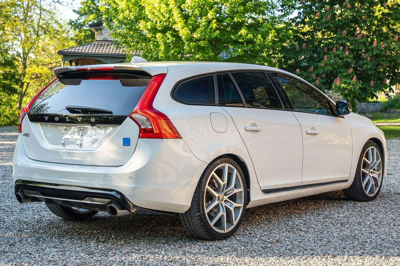 2016 Volvo V60 Clean History   2 Keys   Low KM Photo