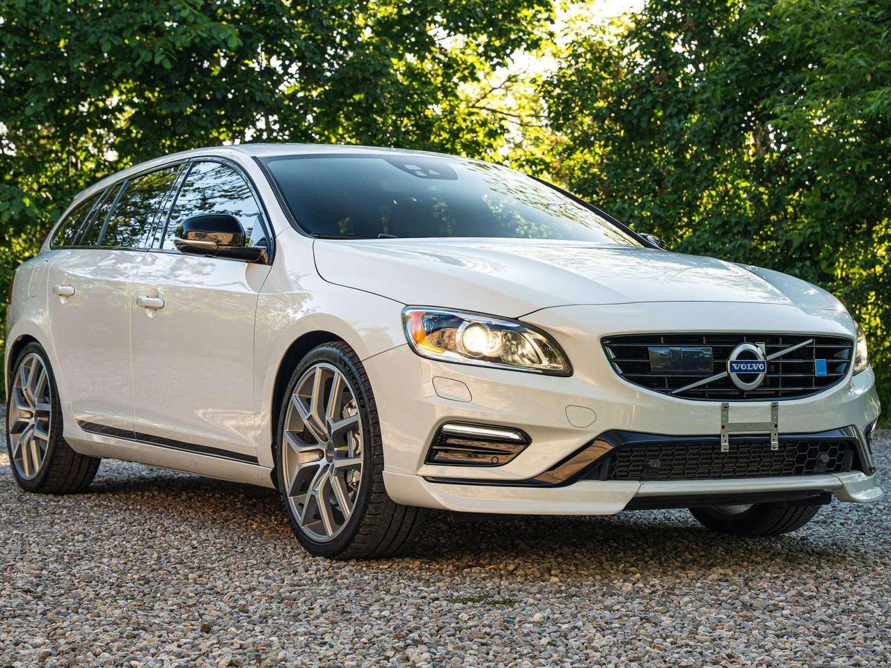 2016 Volvo V60 Clean History   2 Keys   Low KM Photo