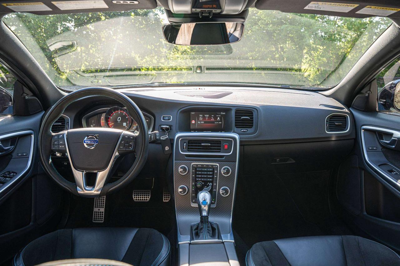 2016 Volvo V60 Clean History   2 Keys   Low KM Photo