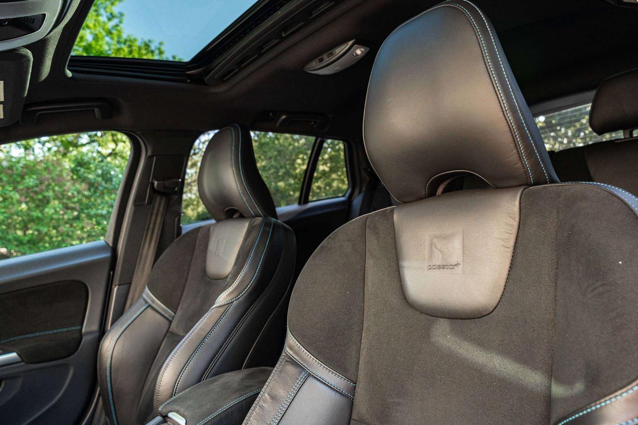 2016 Volvo V60 Clean History   2 Keys   Low KM Photo