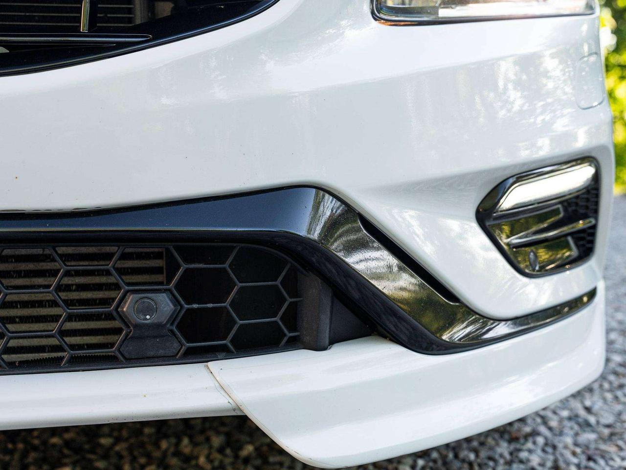 2016 Volvo V60 Clean History   2 Keys   Low KM Photo