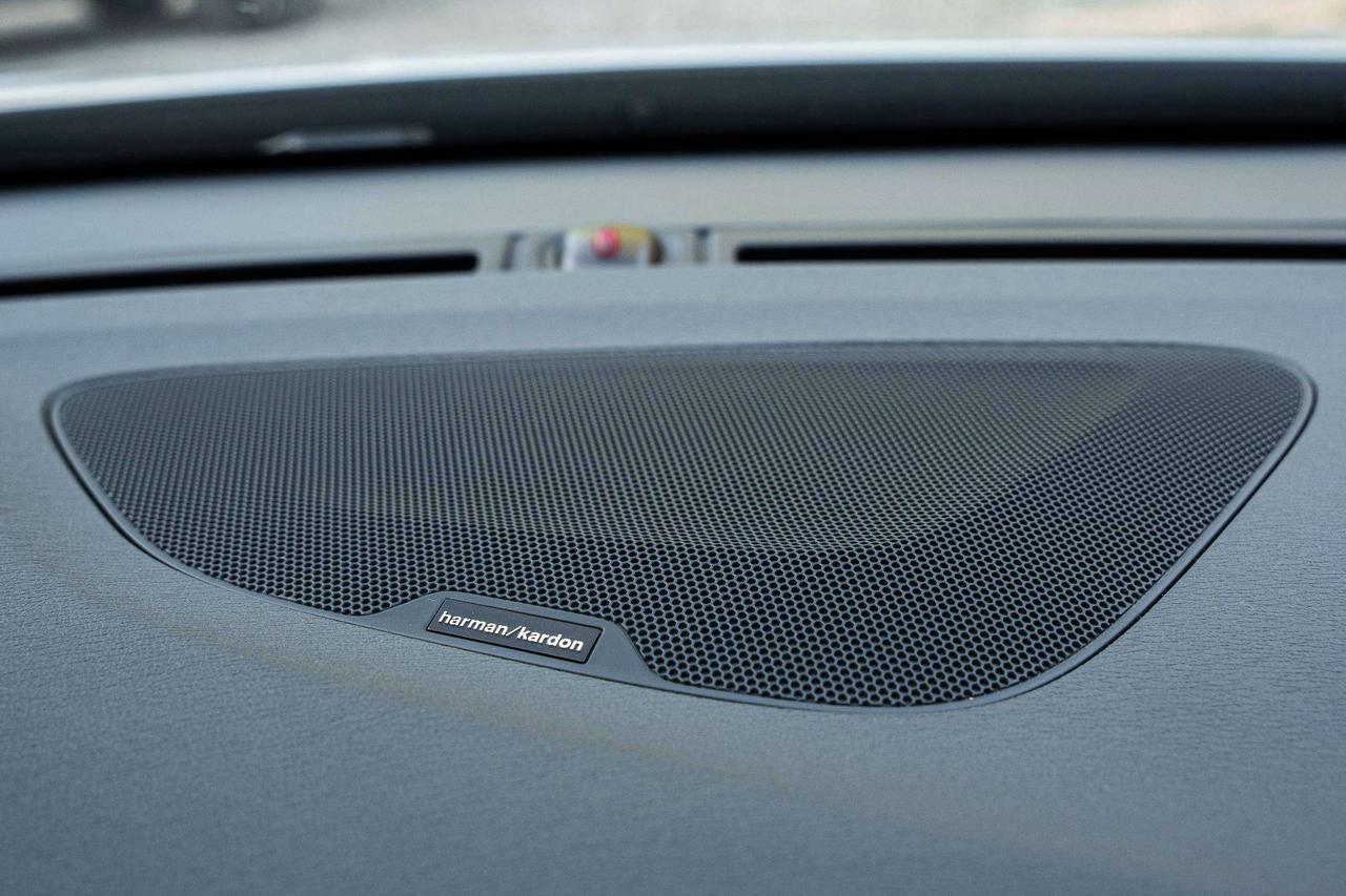 2016 Volvo V60 Clean History   2 Keys   Low KM Photo