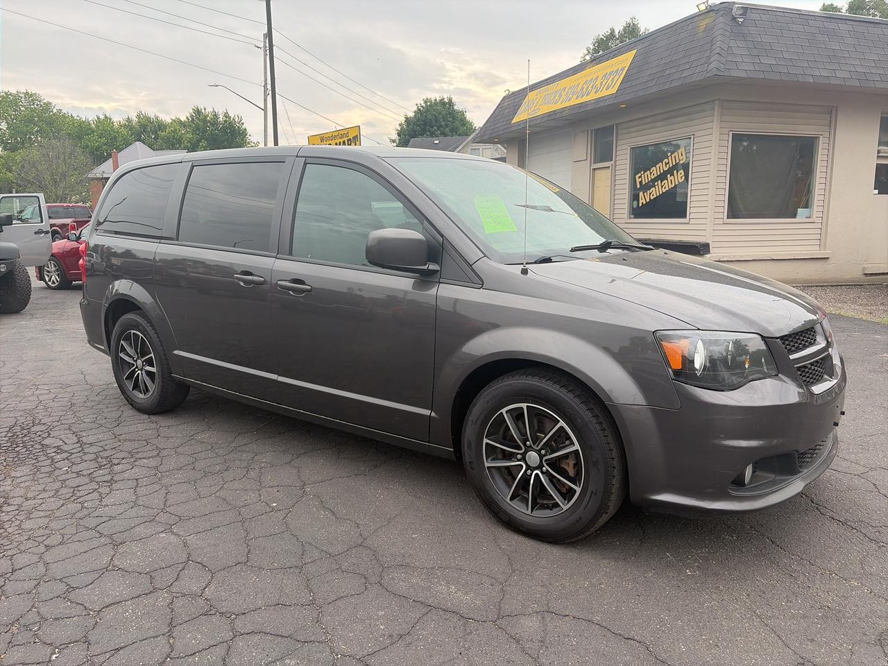 2019 Dodge Grand Caravan GT Photo2