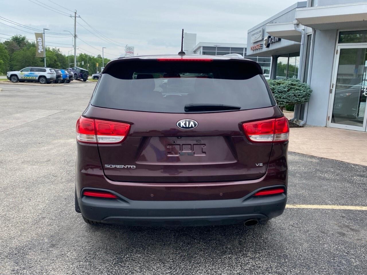 2016 Kia Sorento AWD 4dr 3.3L LX+ 7-Seater Photo