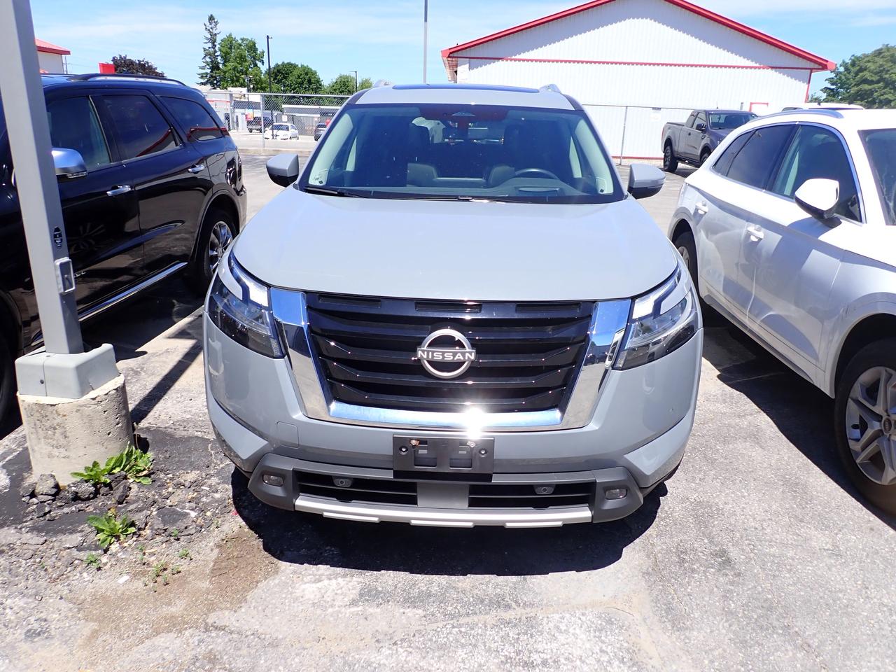 2024 Nissan Pathfinder Platinum 4WD Photo