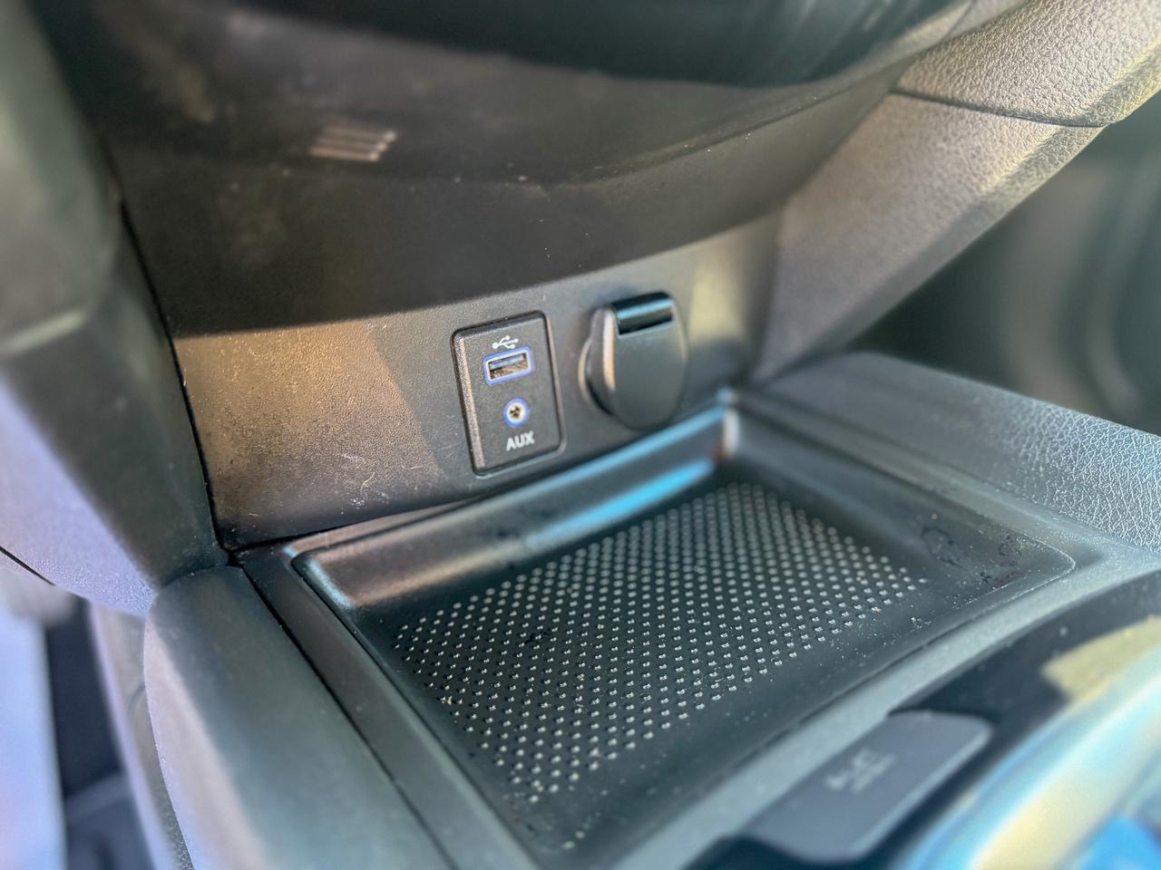 2017 Nissan Rogue SV/BSM/CAMERA/FULL SERVICE RECORDS/REMOTE/ECO ... Photo