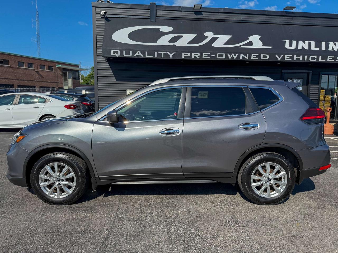 2017 Nissan Rogue SV/BSM/CAMERA/FULL SERVICE RECORDS/REMOTE/ECO ... Photo5