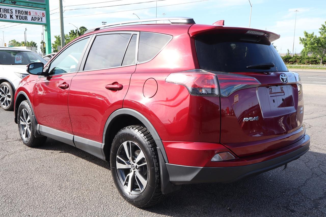 2018 Toyota RAV4 LE AWD Photo