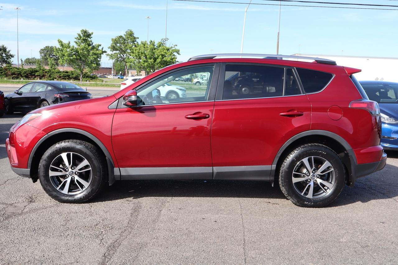 2018 Toyota RAV4 LE AWD Photo3