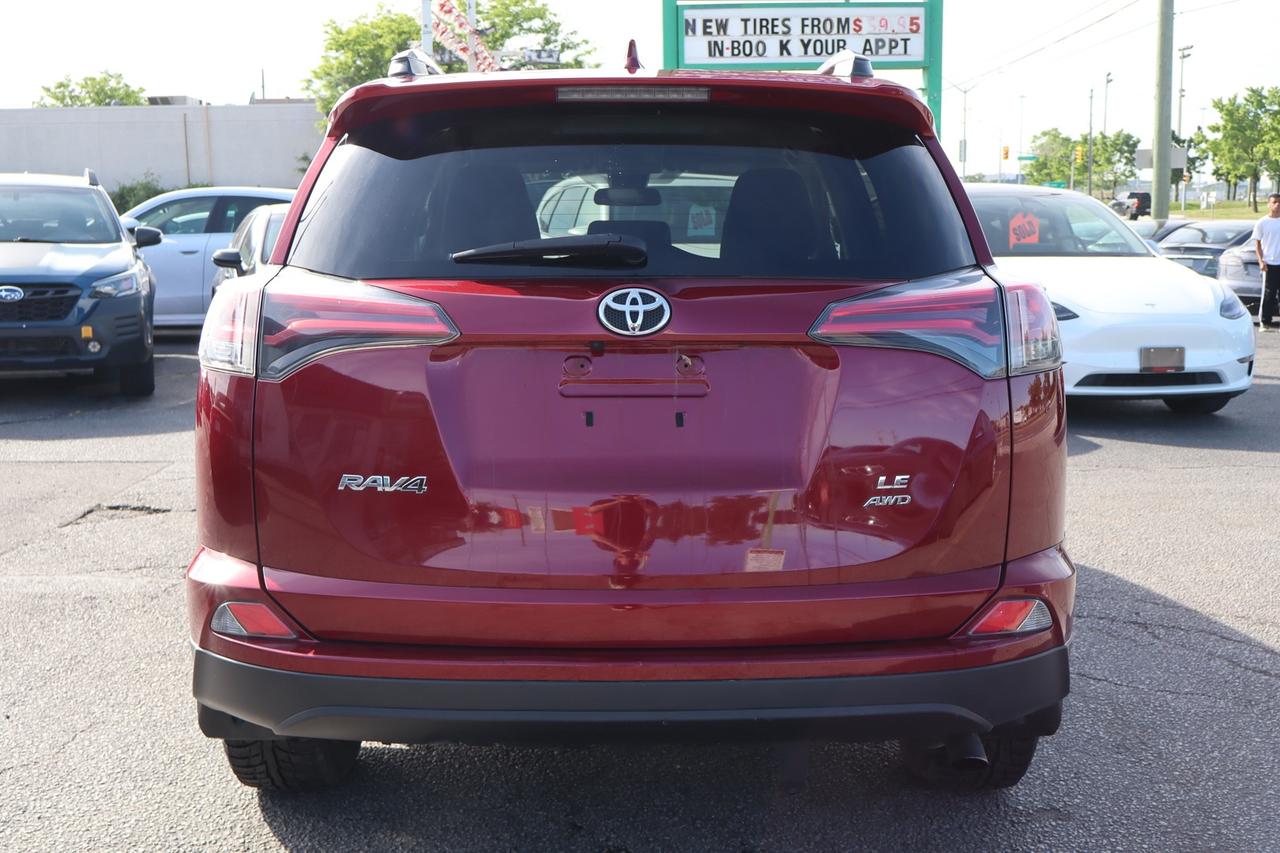 2018 Toyota RAV4 LE AWD Photo