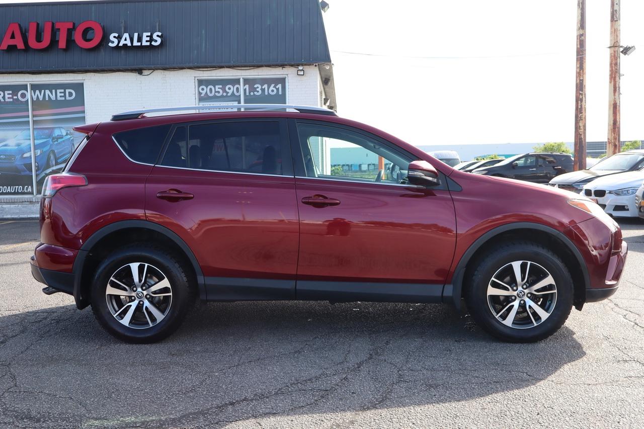 2018 Toyota RAV4 LE AWD Photo