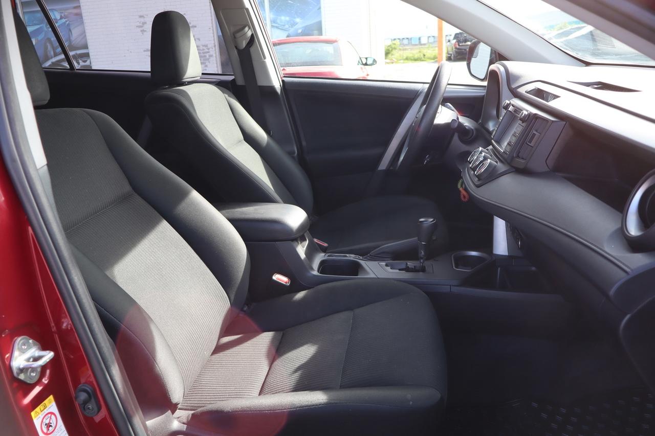 2018 Toyota RAV4 LE AWD Photo