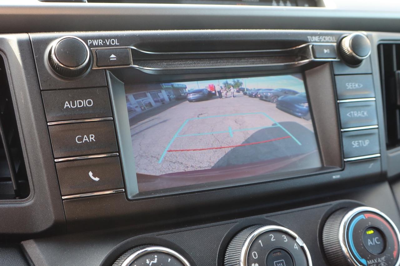 2018 Toyota RAV4 LE AWD Photo