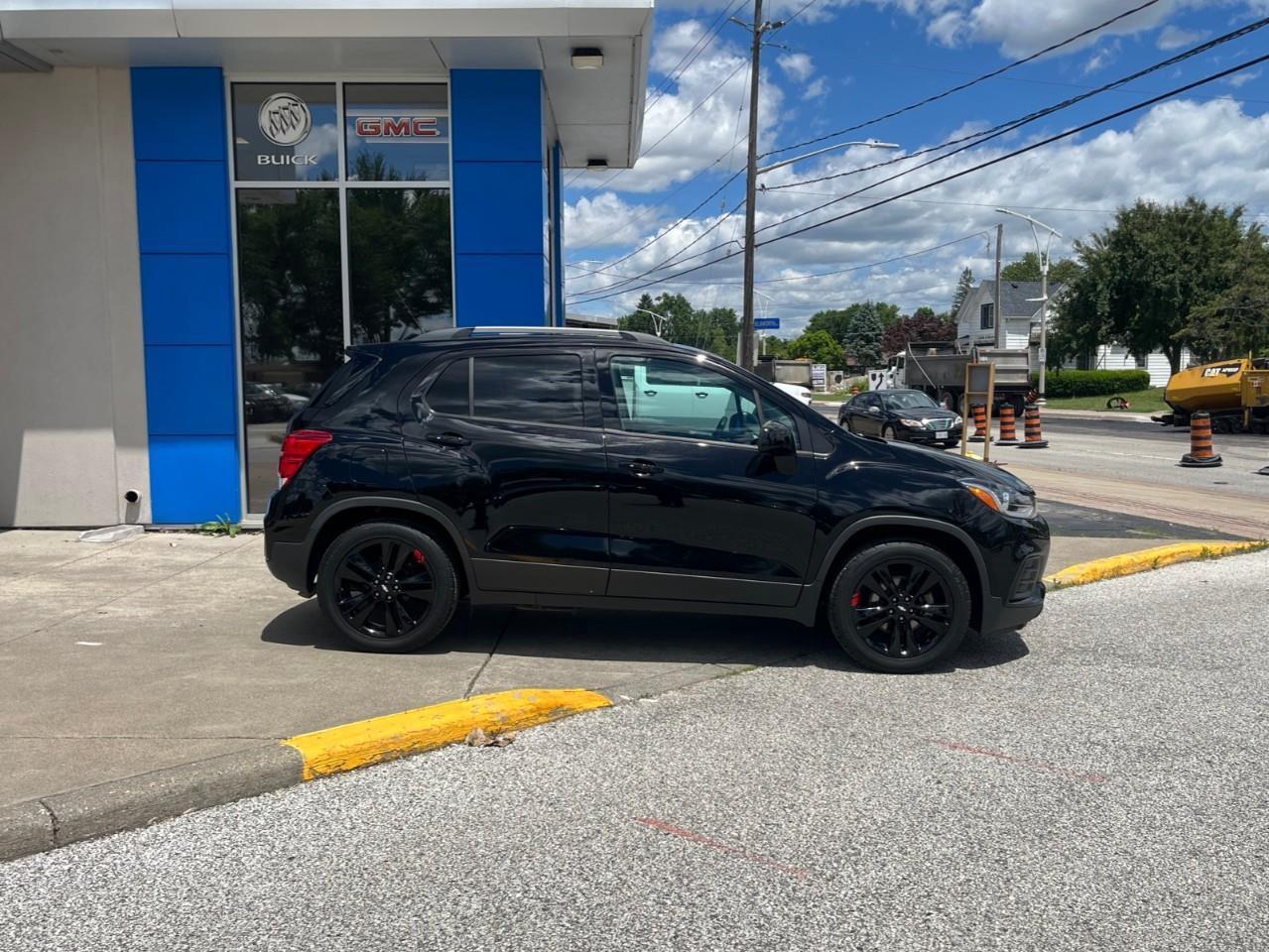 2018 Chevrolet Trax LT LOCAL TRADE BIG VALUE Photo