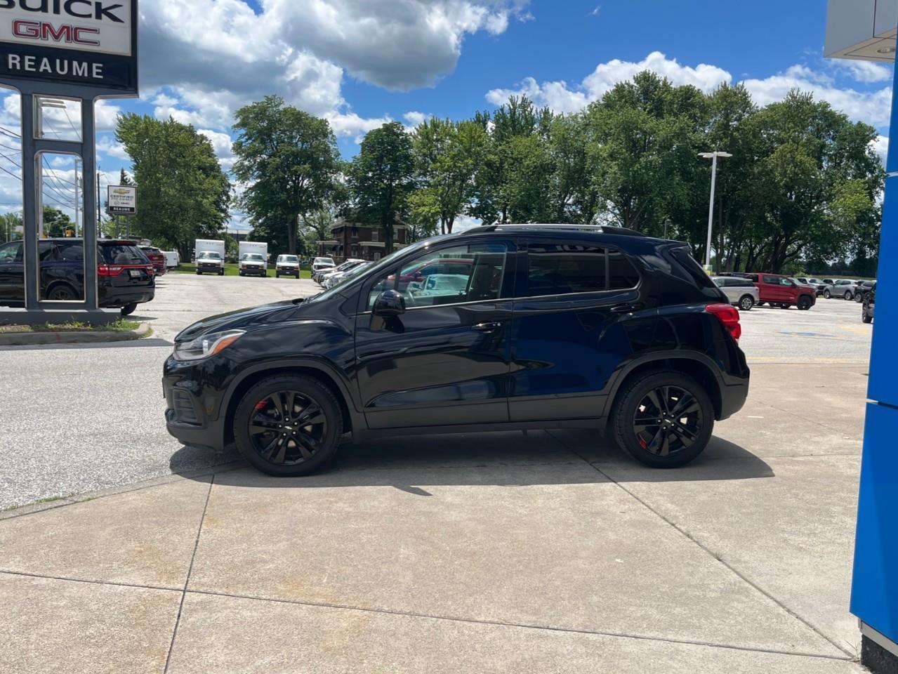 2018 Chevrolet Trax LT LOCAL TRADE BIG VALUE Photo