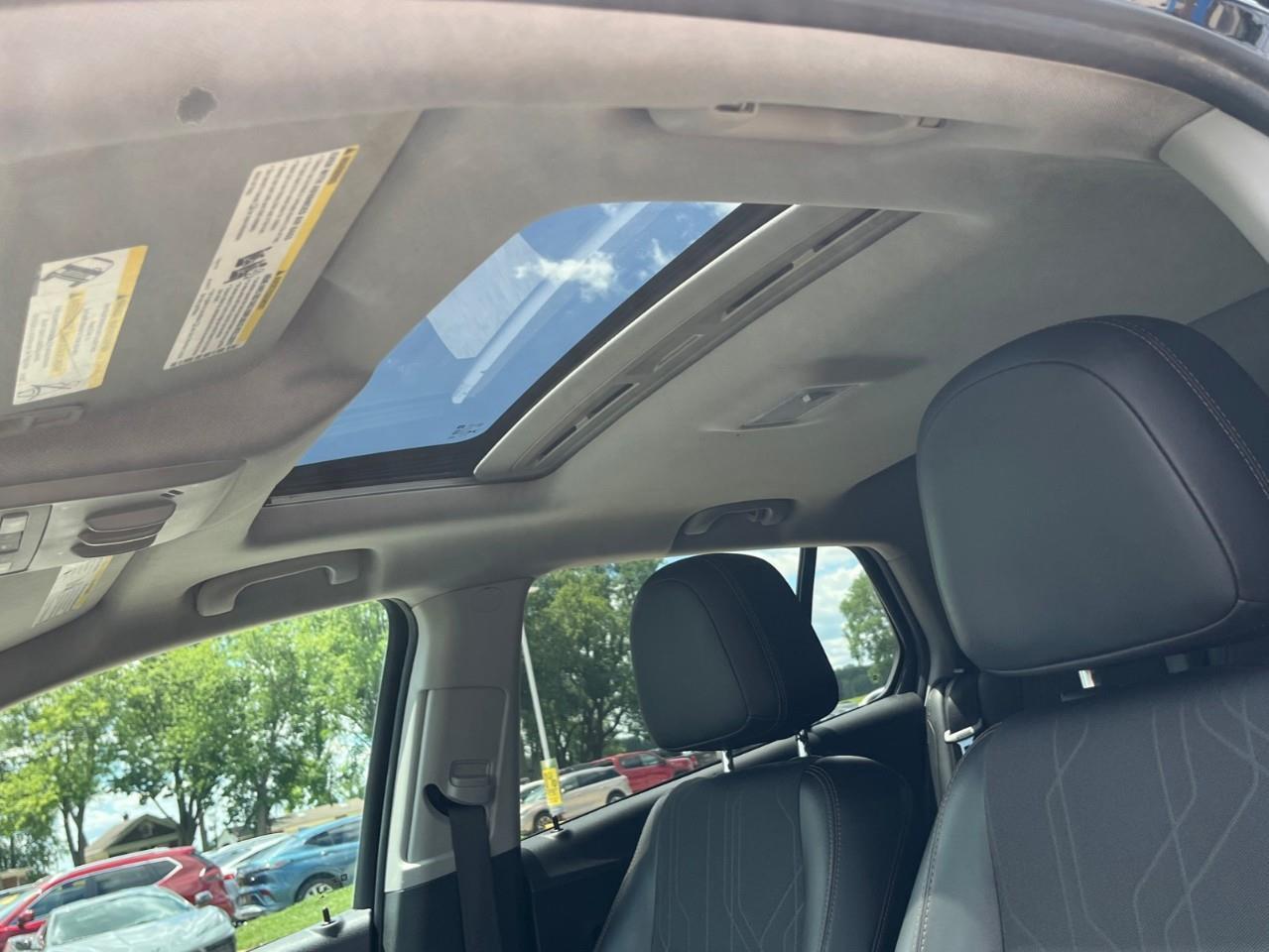 2018 Chevrolet Trax LT LOCAL TRADE BIG VALUE Photo