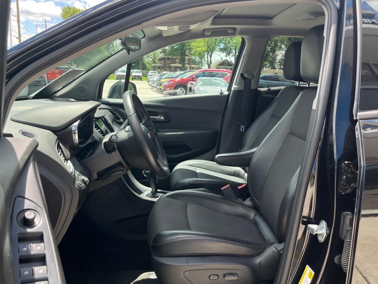 2018 Chevrolet Trax LT LOCAL TRADE BIG VALUE Photo