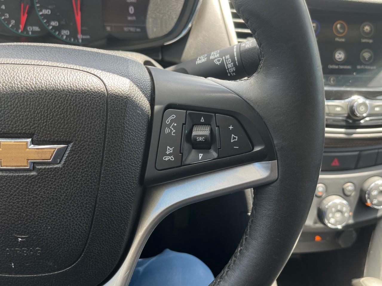 2018 Chevrolet Trax LT LOCAL TRADE BIG VALUE Photo
