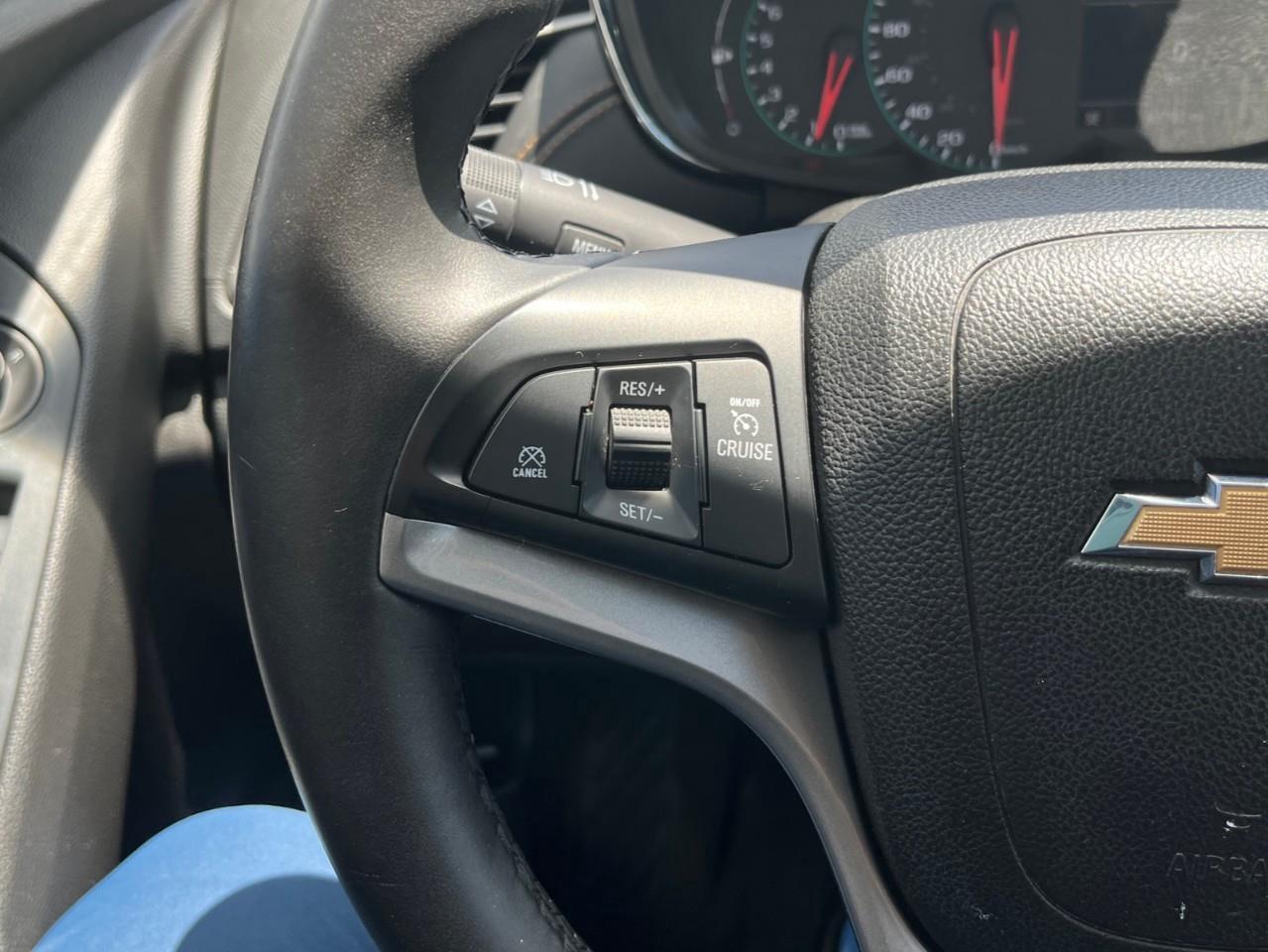 2018 Chevrolet Trax LT LOCAL TRADE BIG VALUE Photo