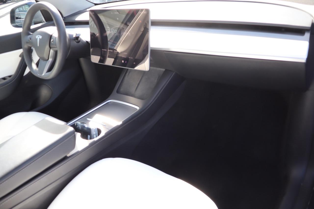 2022 Tesla Model Y Performance   Dual Motor   No Accident   White Int Photo
