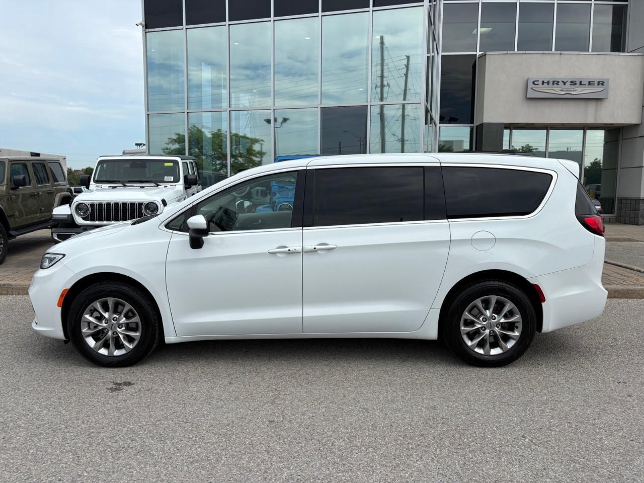 2023 Chrysler Pacifica Touring-L All-Wheel Drive Passenger Van Photo