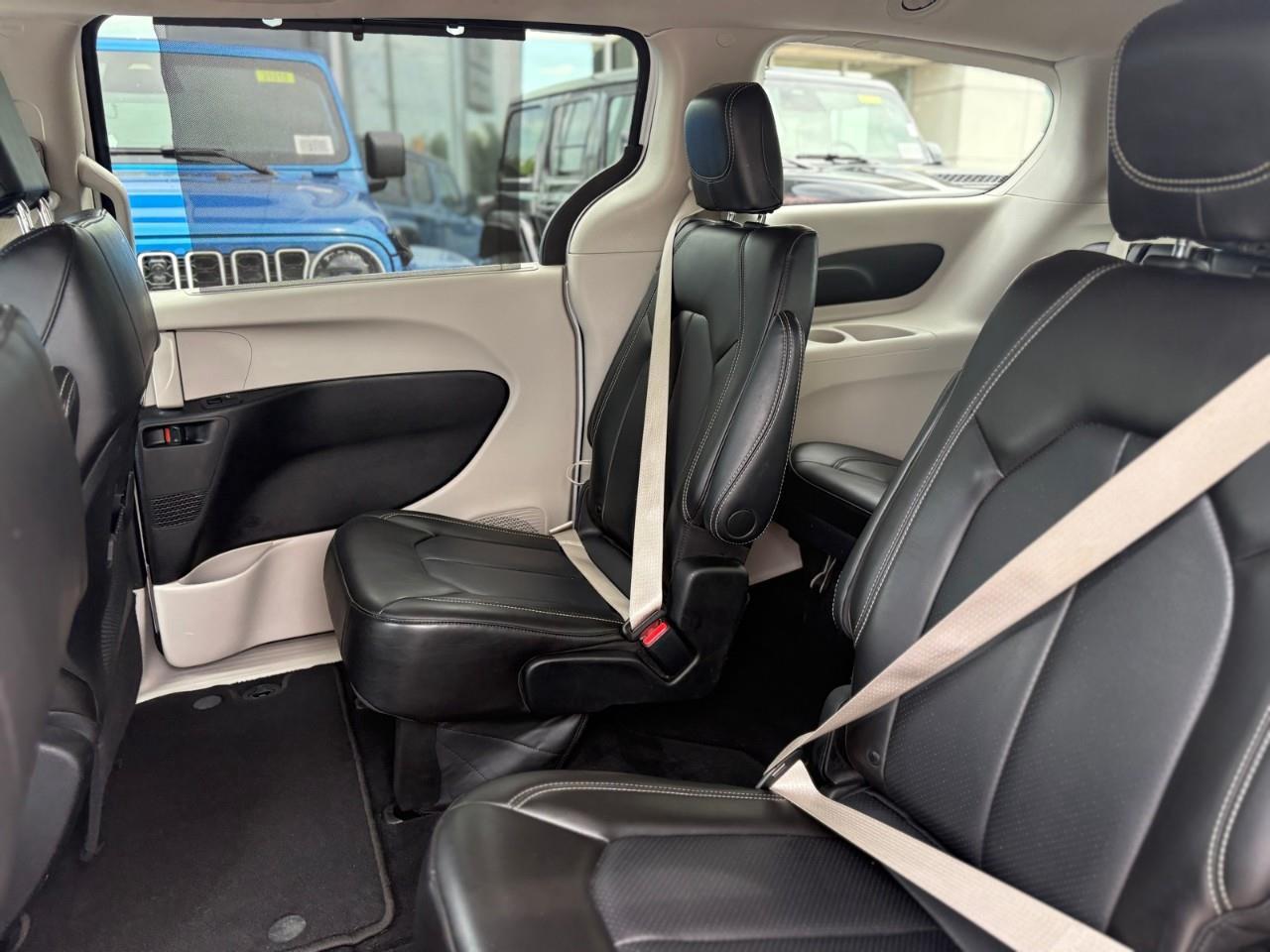 2023 Chrysler Pacifica Touring-L All-Wheel Drive Passenger Van Photo