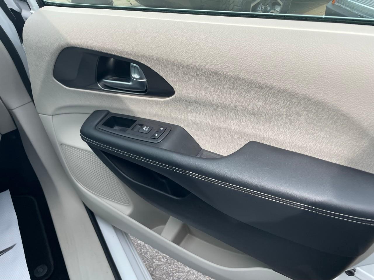 2023 Chrysler Pacifica Touring-L All-Wheel Drive Passenger Van Photo