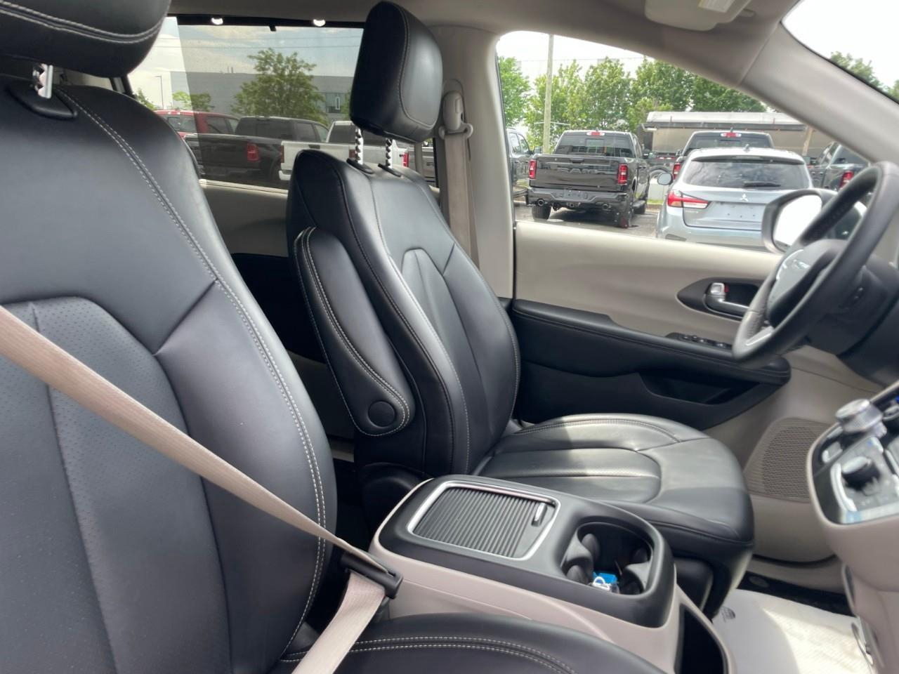2023 Chrysler Pacifica Touring-L All-Wheel Drive Passenger Van Photo
